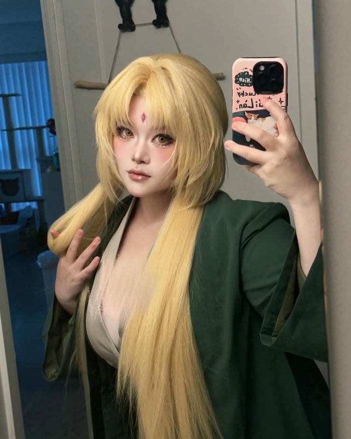 Ảnh cosplay Tsunade có diện mạo thanh lịch nổi bật