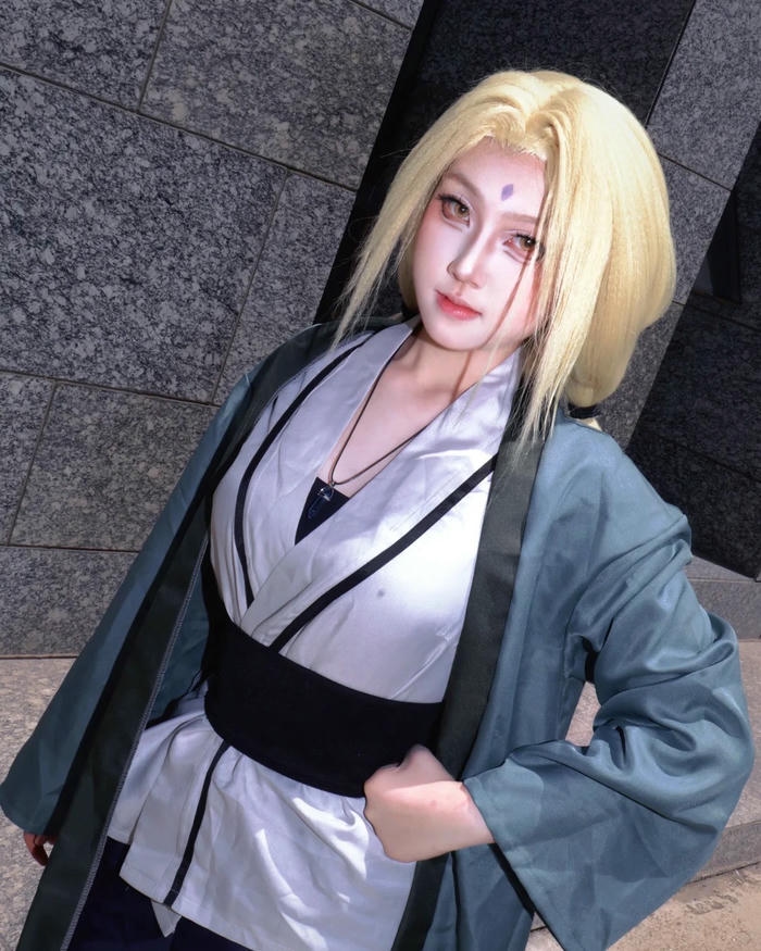 Ảnh cosplay Tsunade với vẻ ngoài cá tính duyên dáng