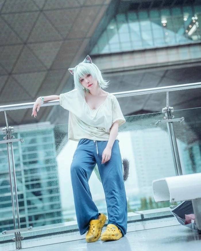 Ảnh cosplay mèo với phong cách nữ tính duyên dáng