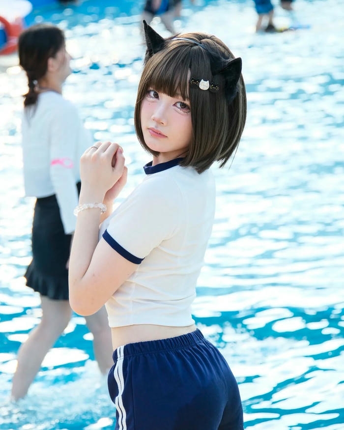 Ảnh cosplay mèo với vẻ ngoài trẻ trung thanh tú