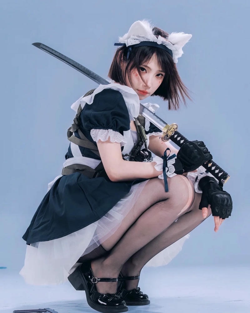 Cosplay hầu gái có diện mạo đáng yêu cuốn hút