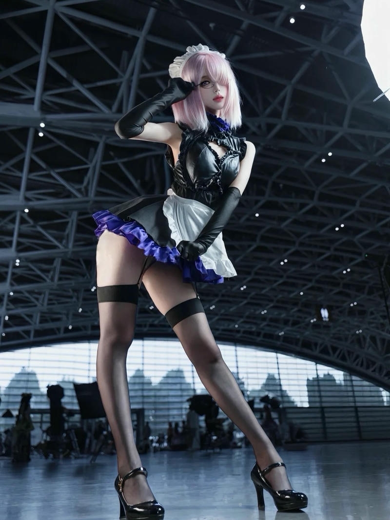 Cosplay hầu gái có tạo hình nữ tính cuốn hút