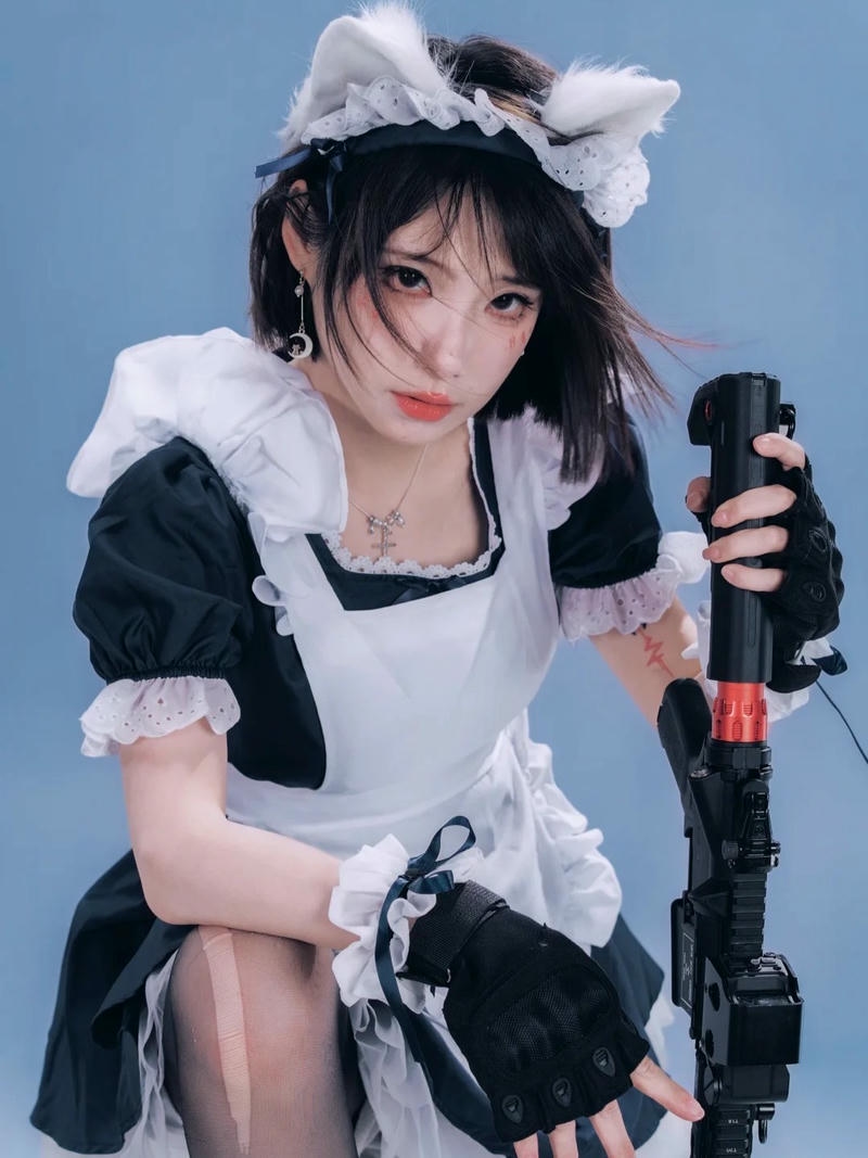 Cosplay hầu gái mang phong thái thanh lịch tinh tế