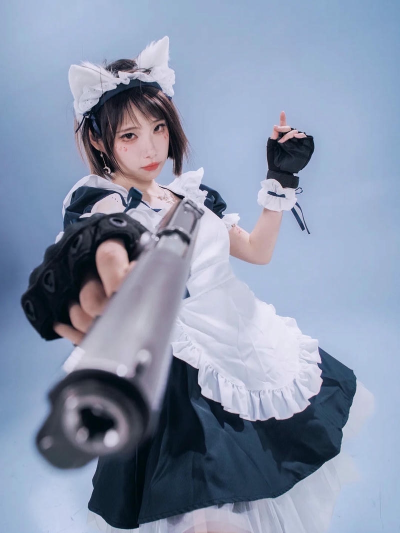 Cosplay hầu gái với phong cách nữ tính nhẹ nhàng