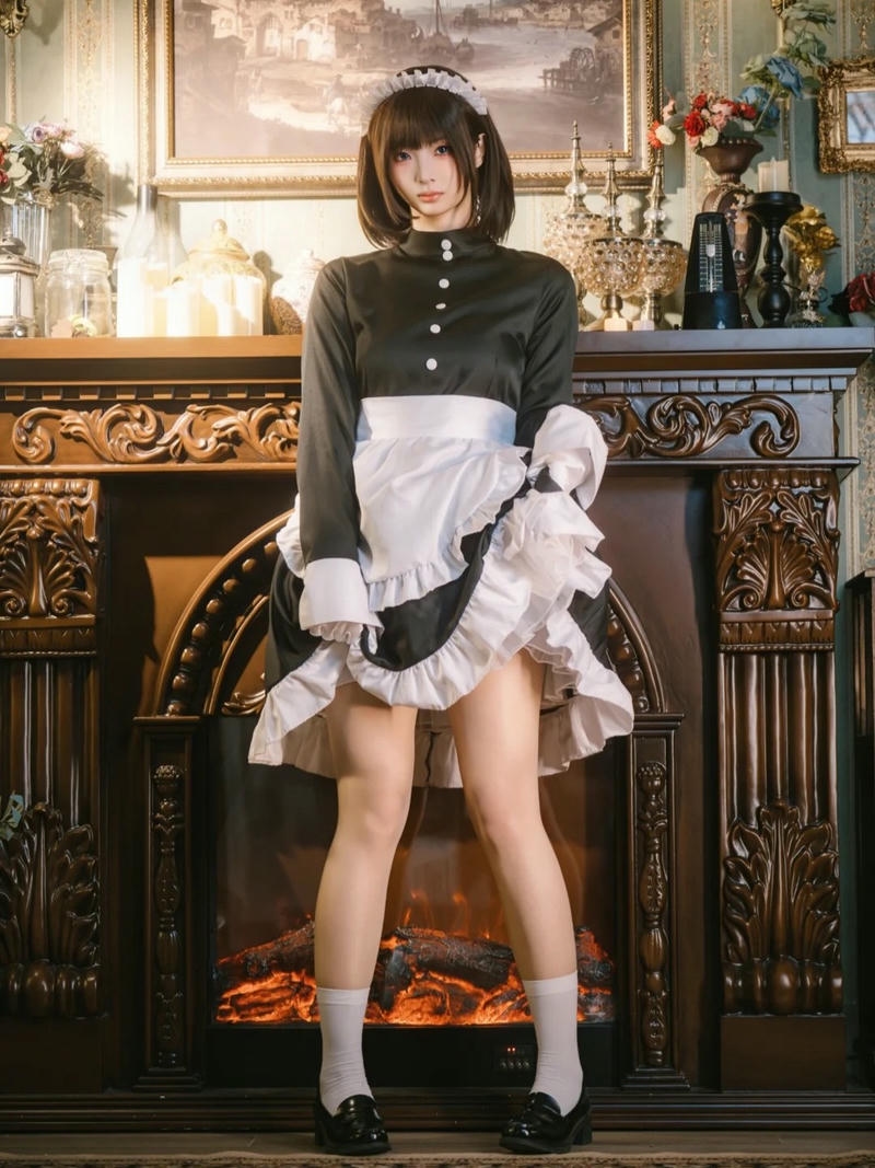 Cosplay hầu gái với phong thái trẻ trung thanh lịch