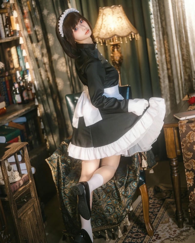Cosplay hầu gái với thần thái nổi bật tự nhiên