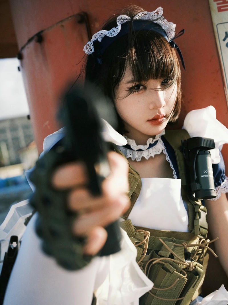 Hình ảnh cosplay hầu gái có thần thái cuốn hút