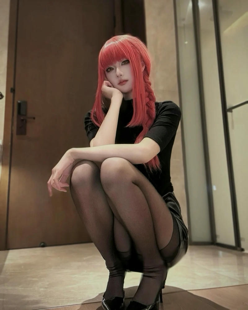 Makima cosplay có tạo hình quyến rũ nhưng thanh nhã