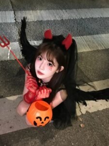 Hóa thân thành cosplay ma nữ siêu thực siêu đỉnh