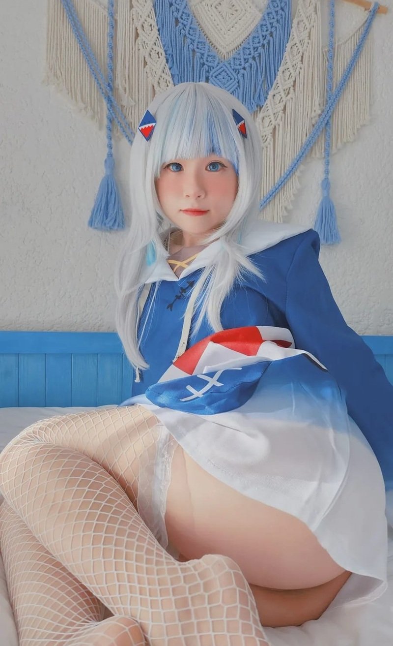 Ảnh Gái Xinh Cosplay Gawr Gura Bổ Mắt 11