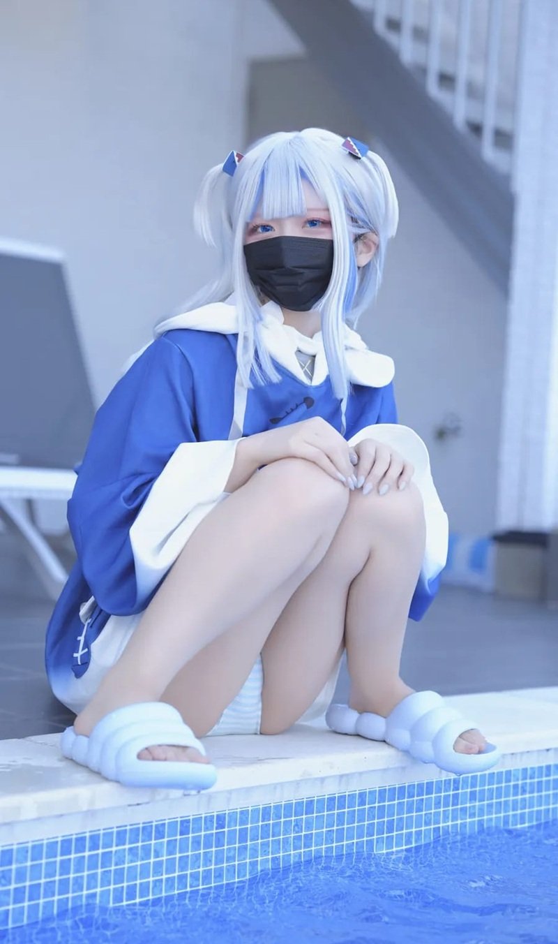 Ảnh Gái Xinh Cosplay Gawr Gura Bổ Mắt 17