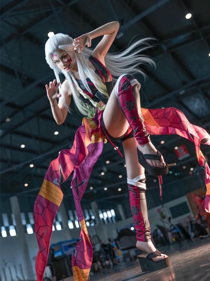 Daki cosplay có thần thái kiêu sa cuốn hút