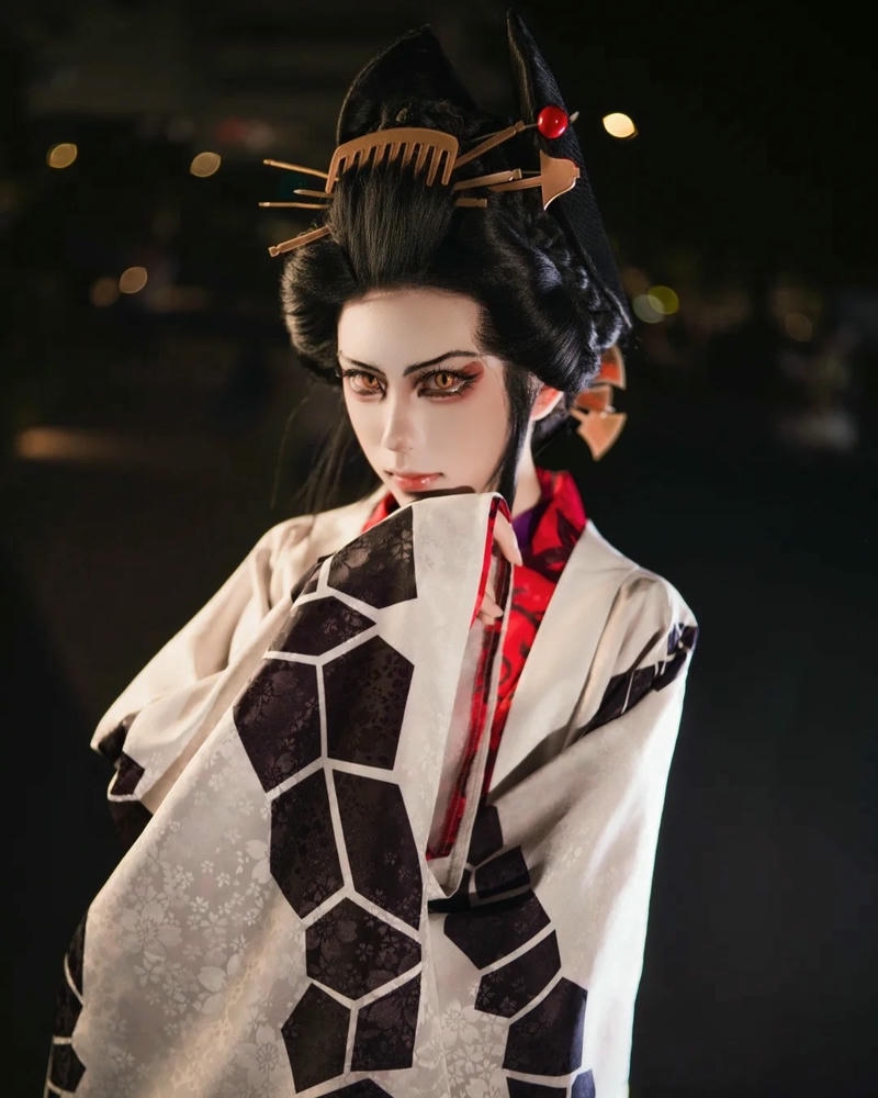 Daki cosplay mang vẻ ngoài nổi bật duyên dáng