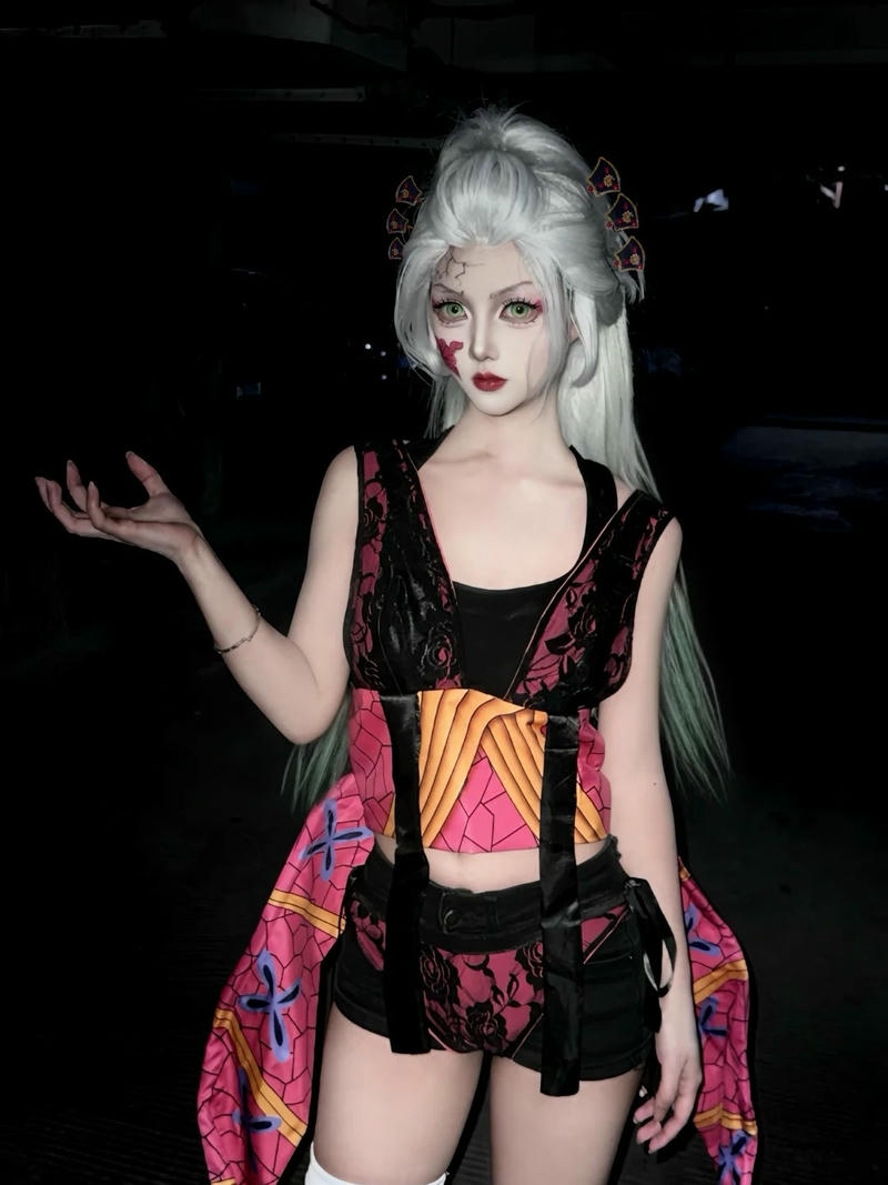 Daki cosplay với phong cách ma mị độc đáo