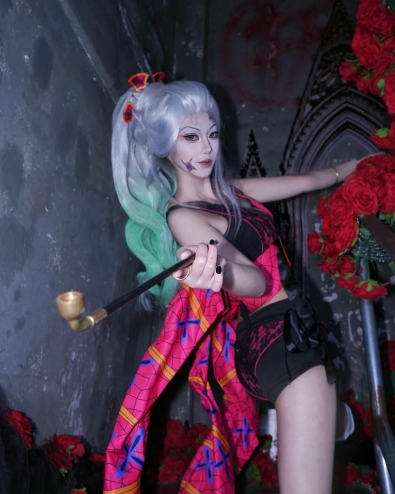 Daki cosplay với phong thái tự tin nổi bật