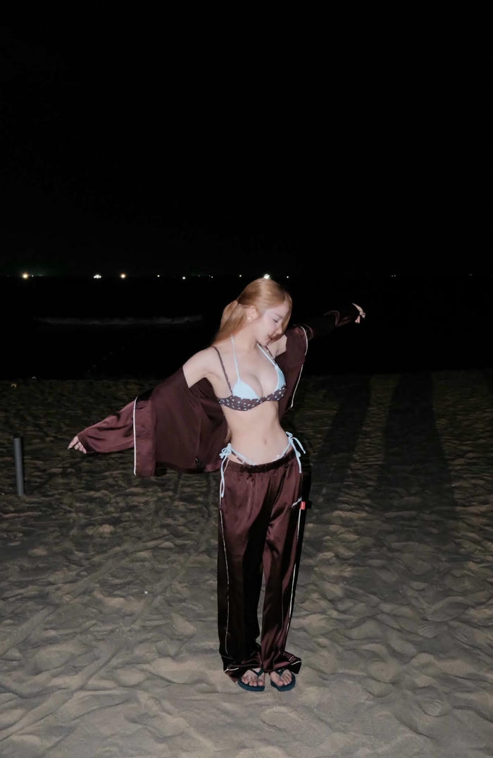 Dj mie sex khoe nét quyến rũ đầy tinh hoa