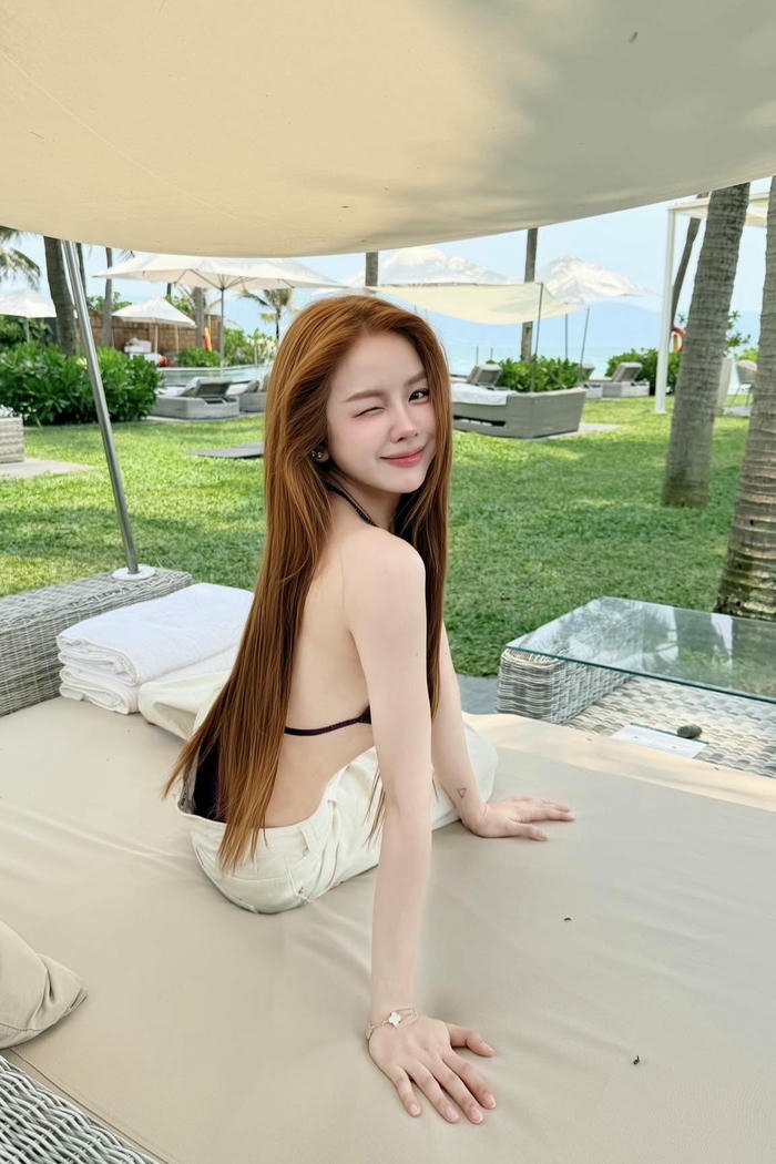 Dj mie sexy mang vẻ quyến rũ tinh tế