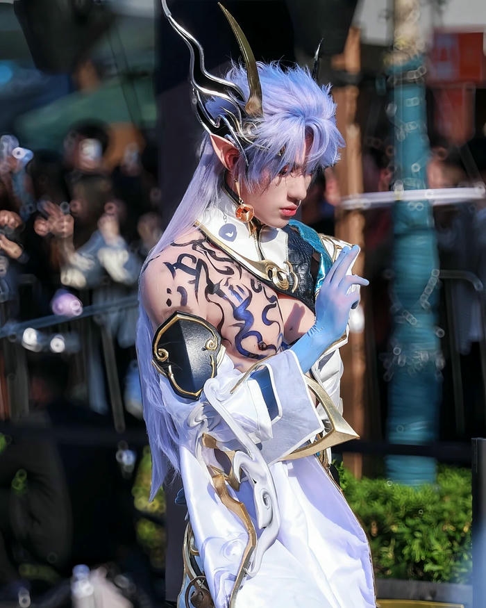 Gái Trung Quốc Cosplay mang thần thái cuốn hút
