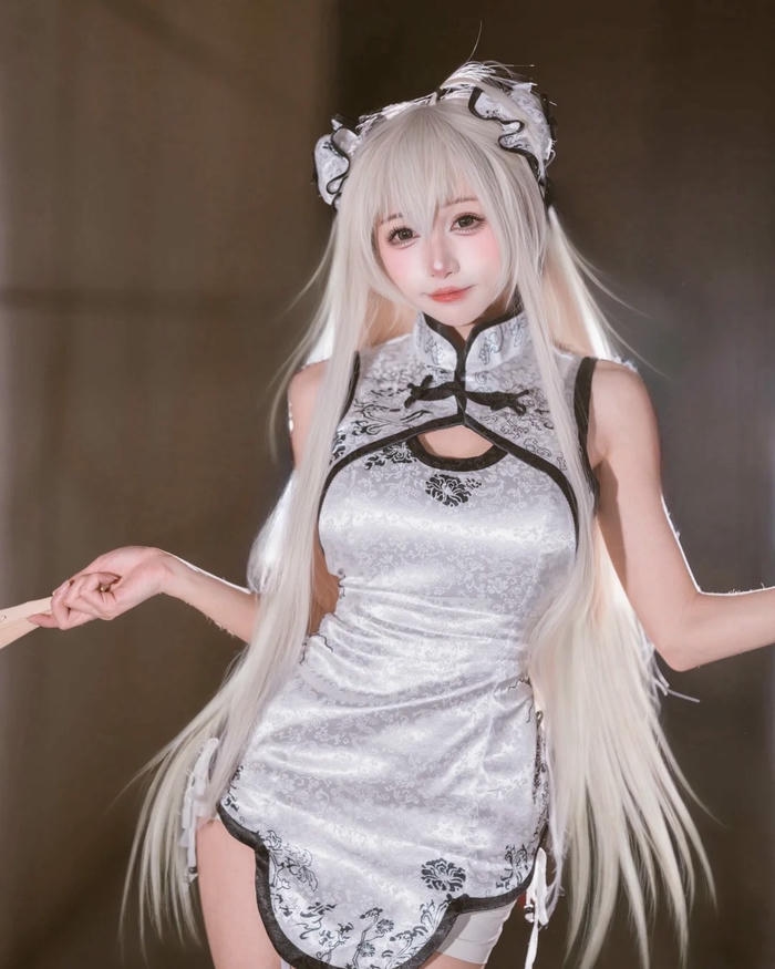 Gái Trung Quốc Cosplay với phong cách duyên dáng