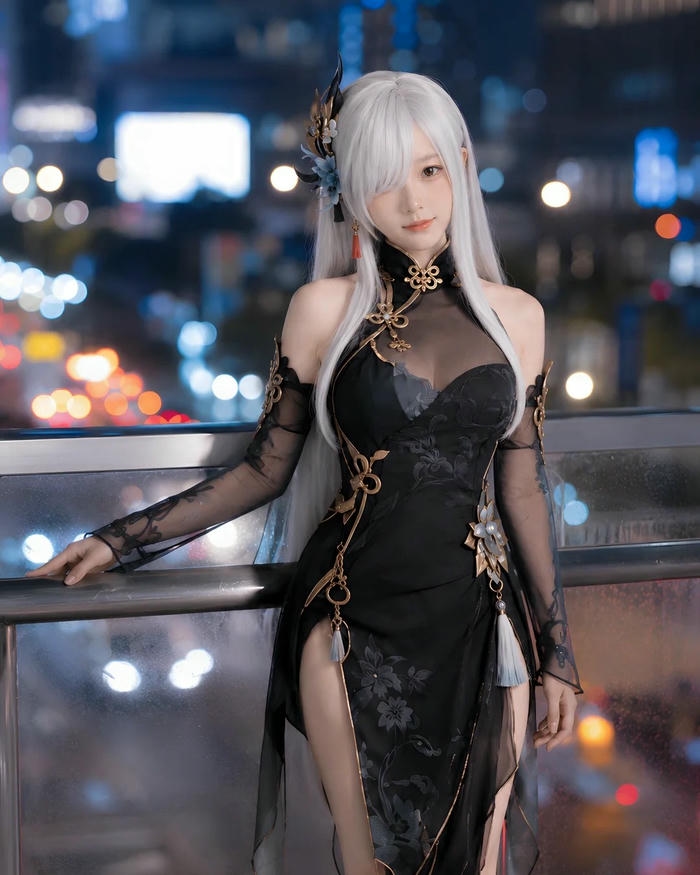 Gái Trung Quốc Cosplay với vẻ ngoài nổi bật