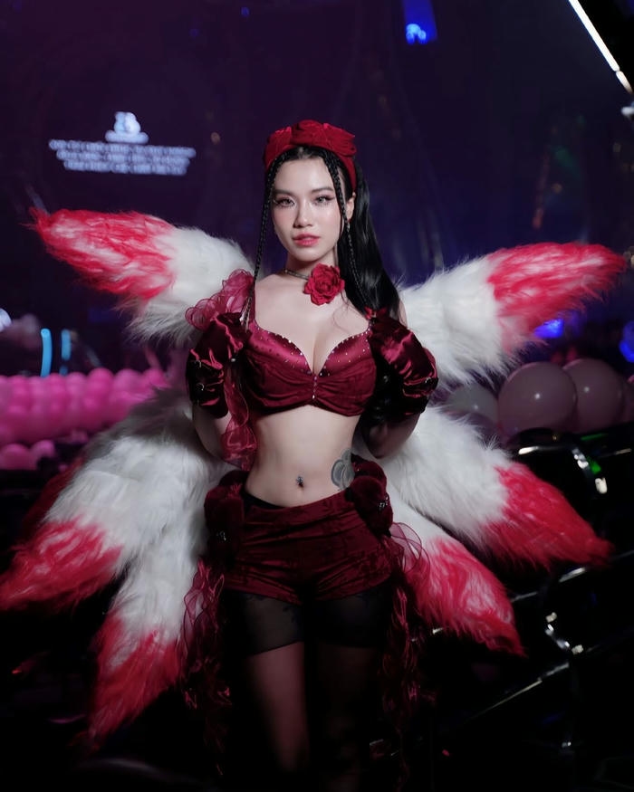 Linh miu Sexy sở hữu nét đẹp kiêu sa
