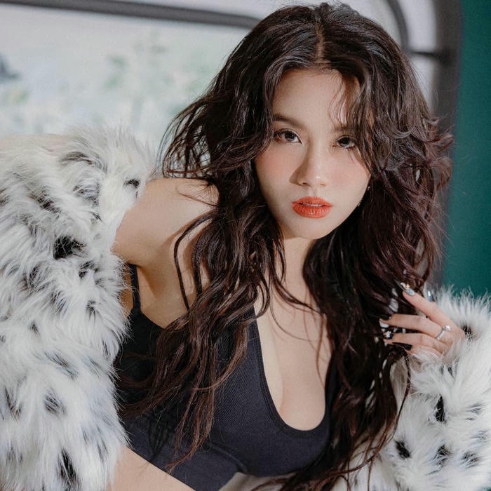 Linh miu Sexy với nét đẹp nổi bật tự nhiên