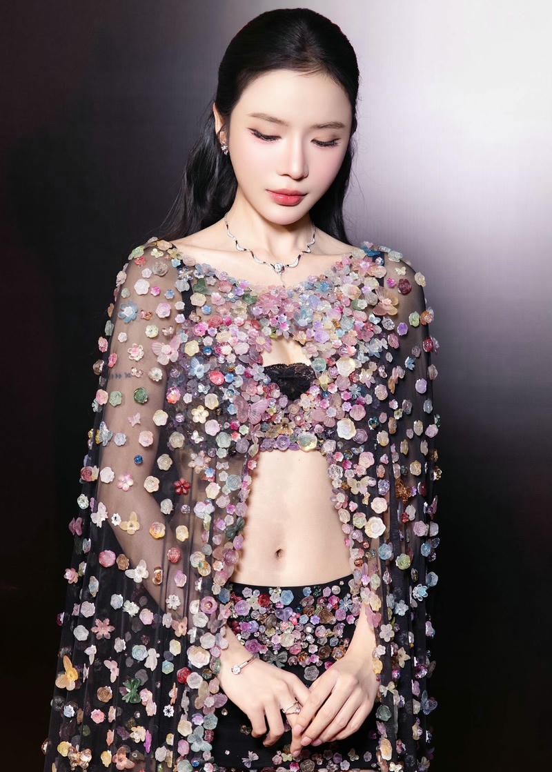 LyLy sexy với diện mạo nữ tính đầy ấn tượng