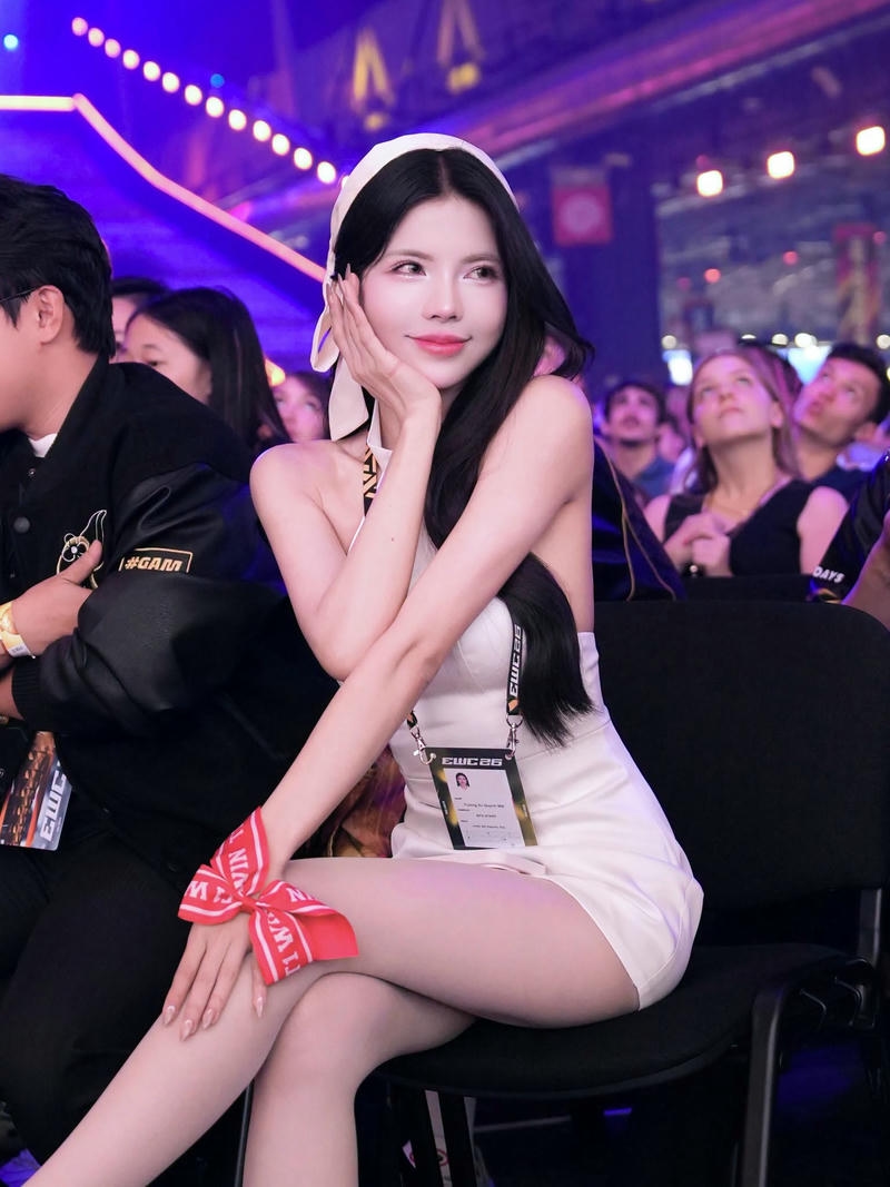 Mai Dora sexy cùng vẻ đẹp mềm mại nổi bật