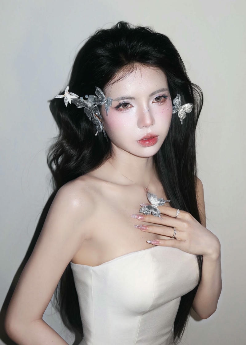 Mai Dora sexy với phong thái duyên dáng cuốn hút