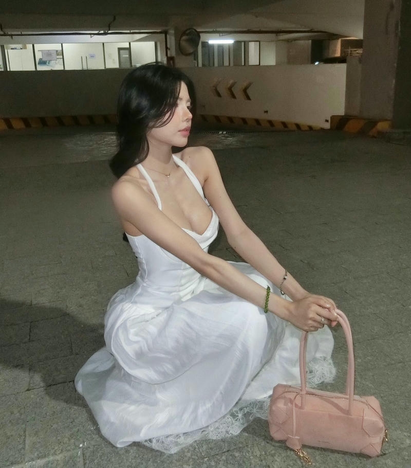 Mai Dora sexy với vẻ ngoài thanh thoát duyên dáng