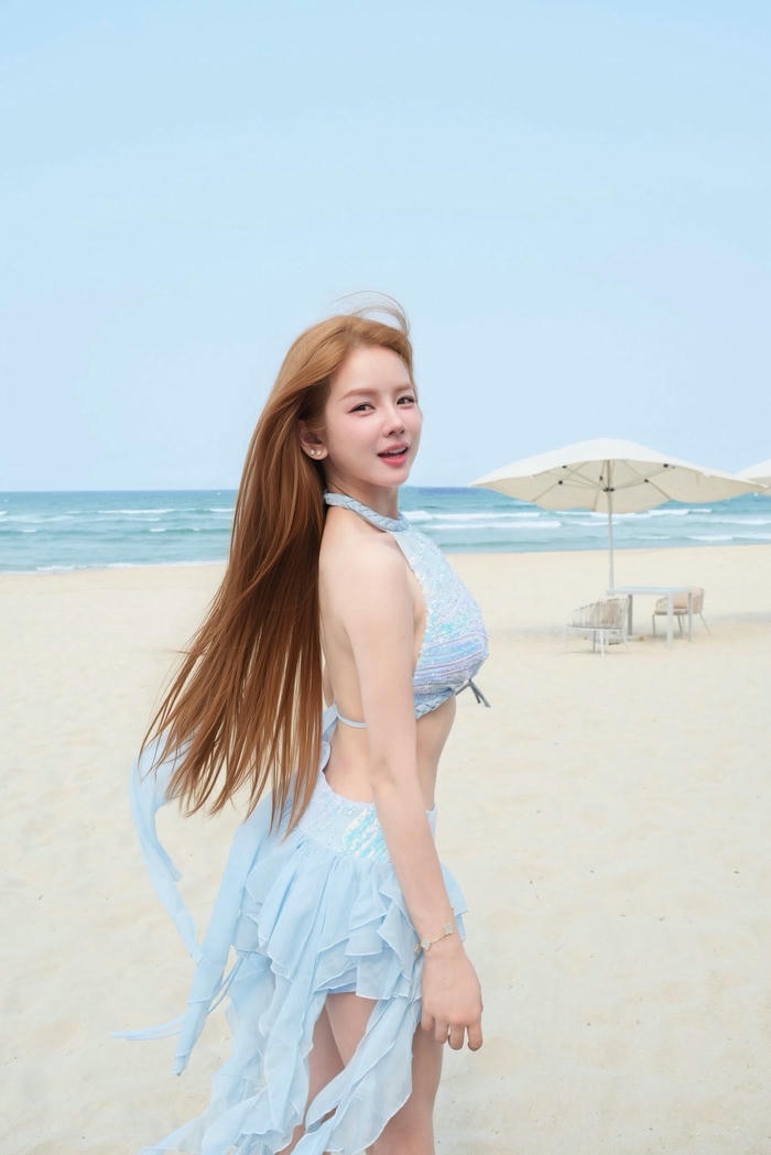 Nàng dj mie sex đẹp khoe nét gợi tình