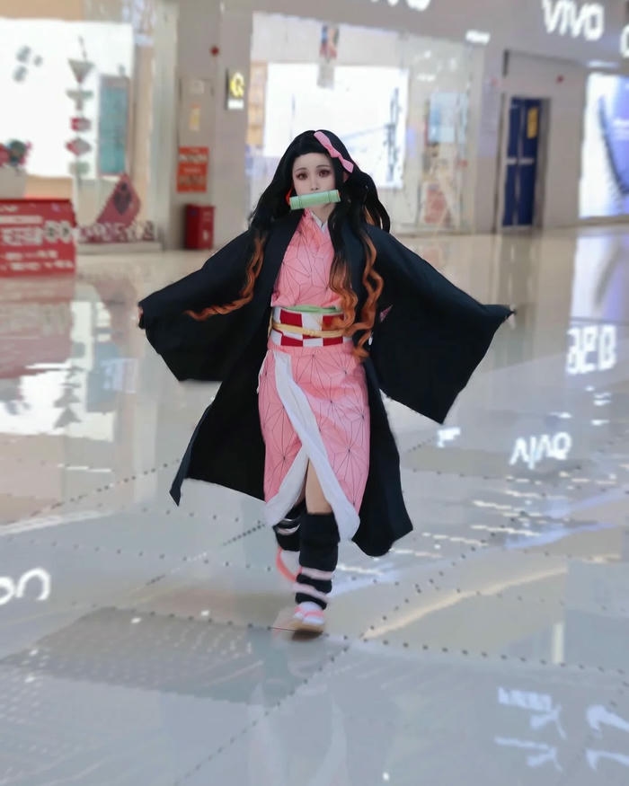 Nezuko cosplay với thần thái tươi tắn đáng yêu