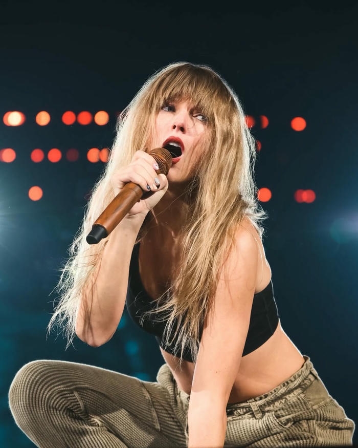 Taylor Swift sexy mang nét duyên dáng cuốn hút