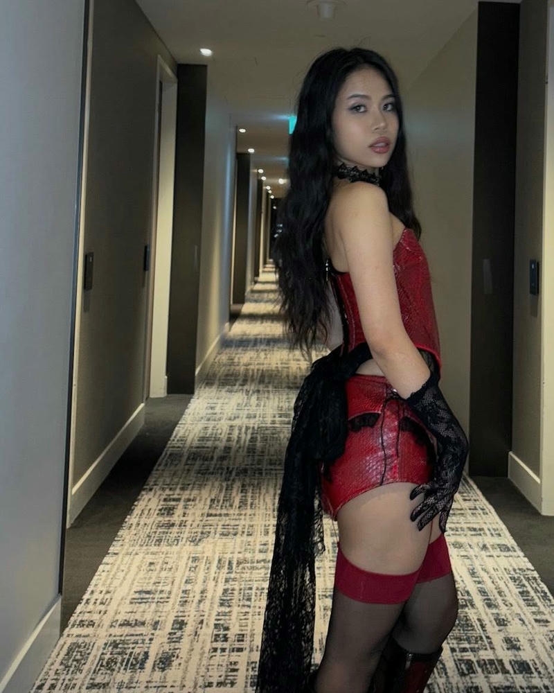 Tlinh sexy mềm mại thật sự sinh động