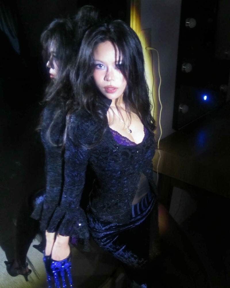 Tlinh sexy nhẹ nhàng đầy sự quyến rũ