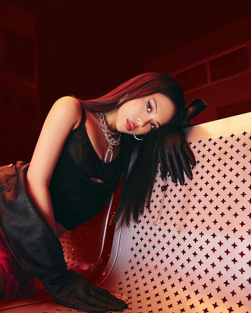 Tlinh sexy nóng bỏng hết sức thanh thoát