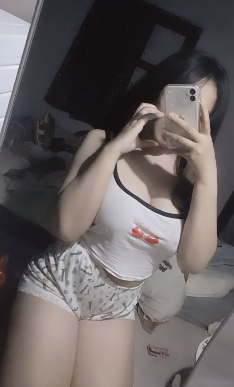 ảnh sexy che mặt​​ 4