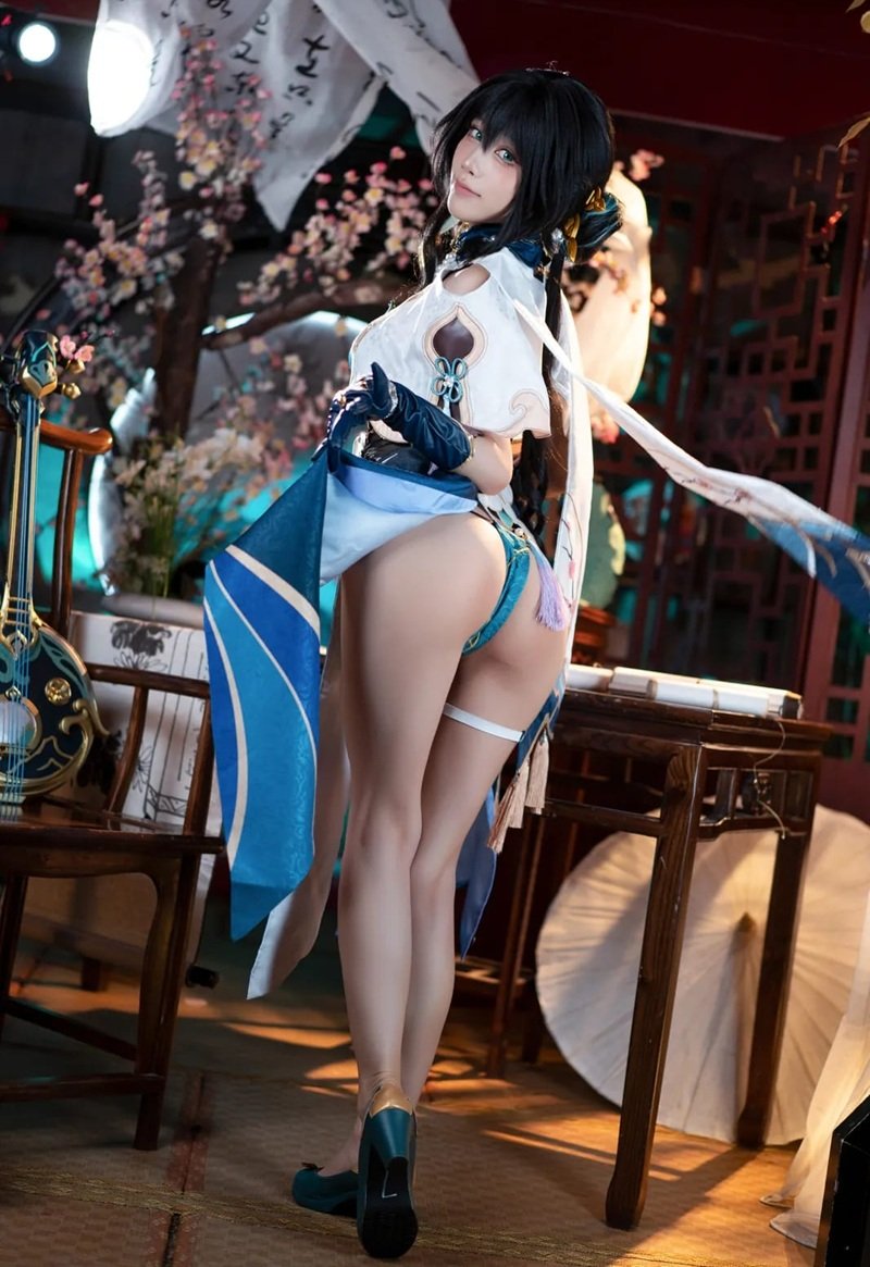 aqua cosplay 30