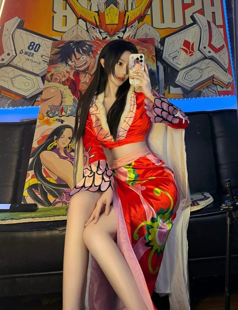boa hancock cosplay 32