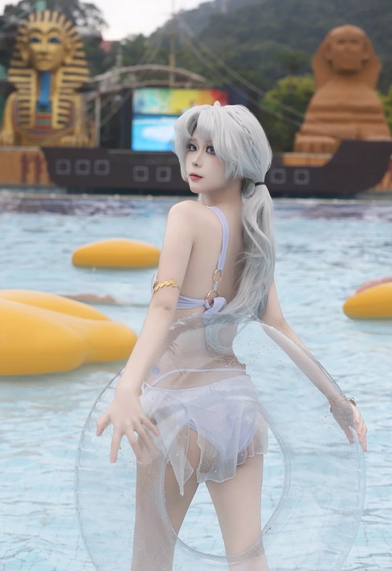 gái xinh cosplay mặc bikini 21