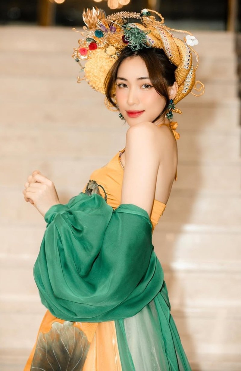 hoà minzy sexy​ 11