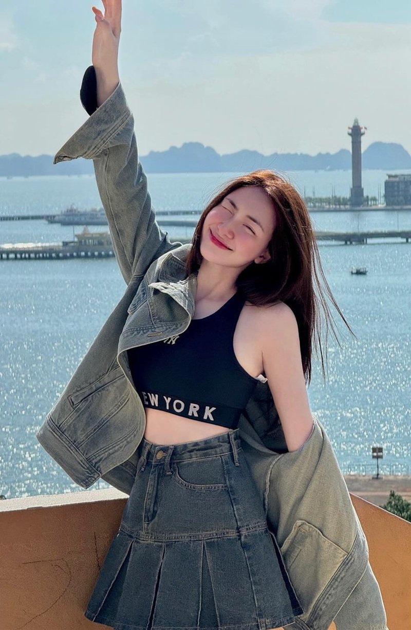 hoà minzy sexy​ 20