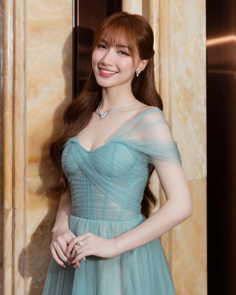 hoà minzy sexy​ 26