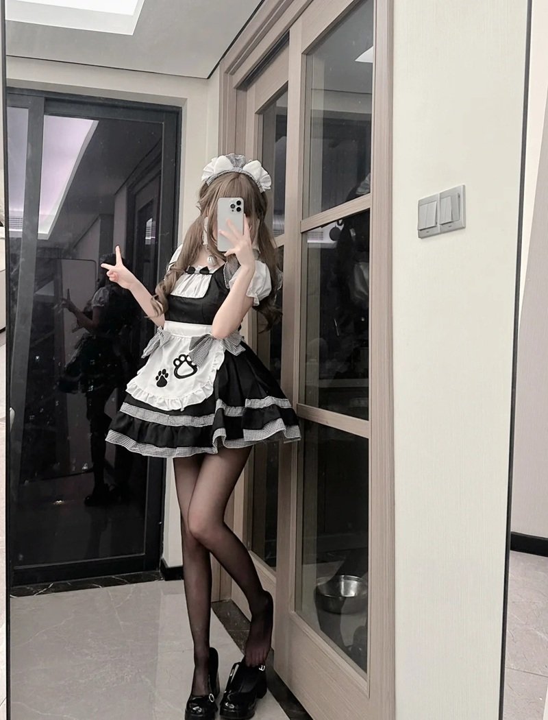 maid cosplay​ 1