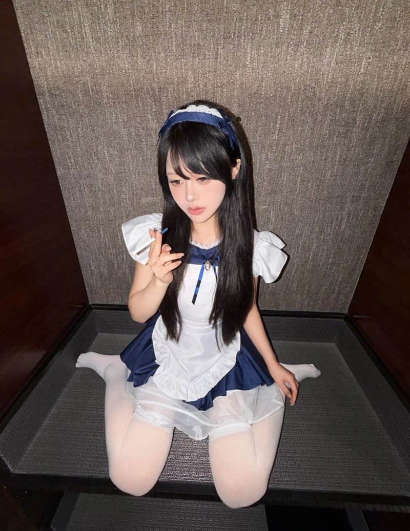 maid cosplay​ 3