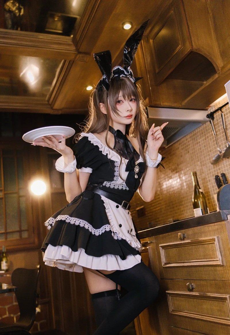 maid cosplay​ 40