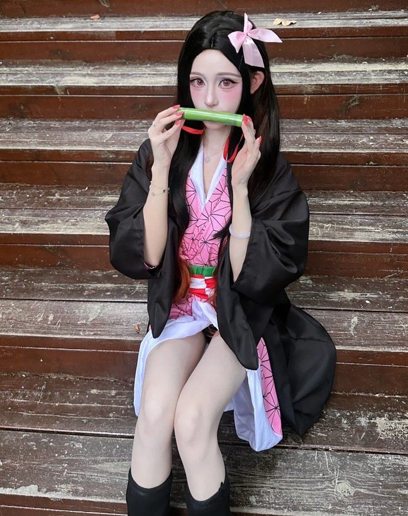 nezuko cosplay 35