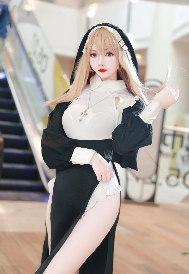 nun cosplay 18
