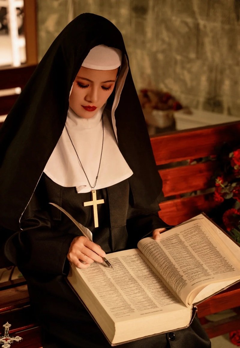 nun cosplay 20