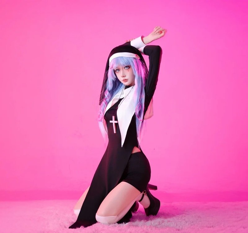 nun cosplay 24